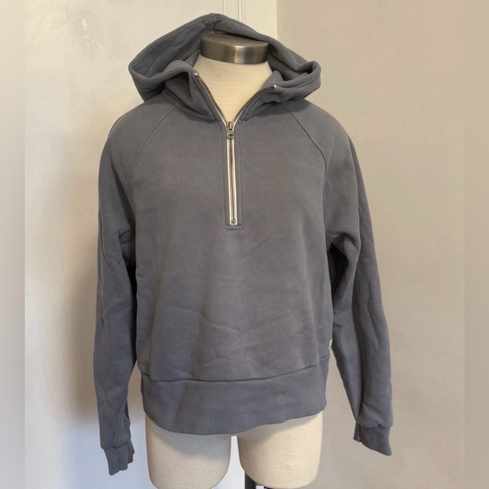 VUORI RESTORE HALF ZIP HOODIE Women's Size Medium
Blue/Grey Hoodie Pullover